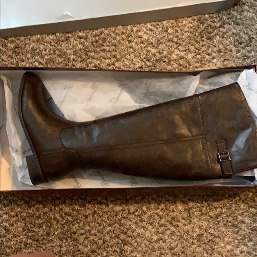 Dark brown riding boot
